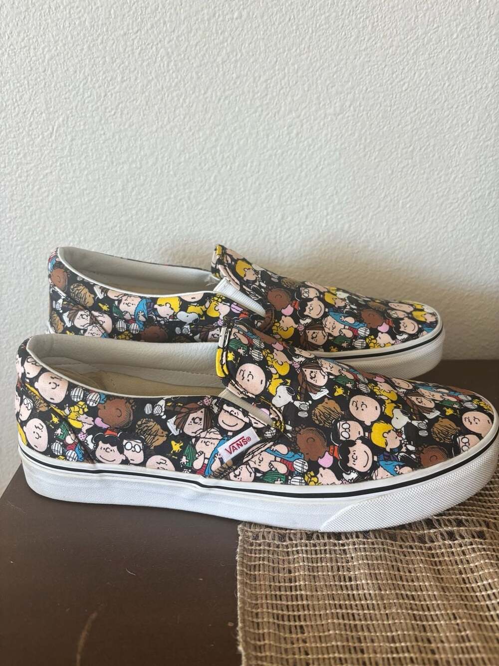 Vans Peanuts Classic Slip-On The Gang Size 10 Multi